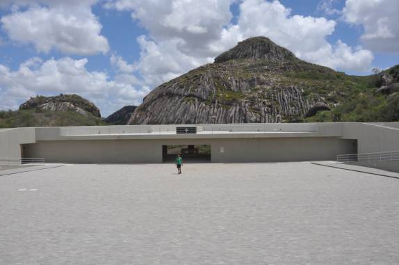 Santuário religioso no Parque Estadual da Pedra da Boca, na Paraíba, fronteira com Passa e Fica - RN